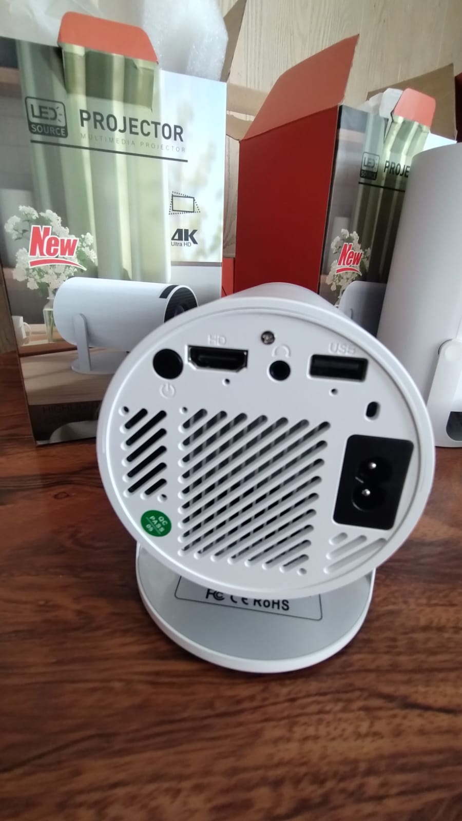 Proyector Led Generico App Magic 8000lm Wifi 4k Bluetooth